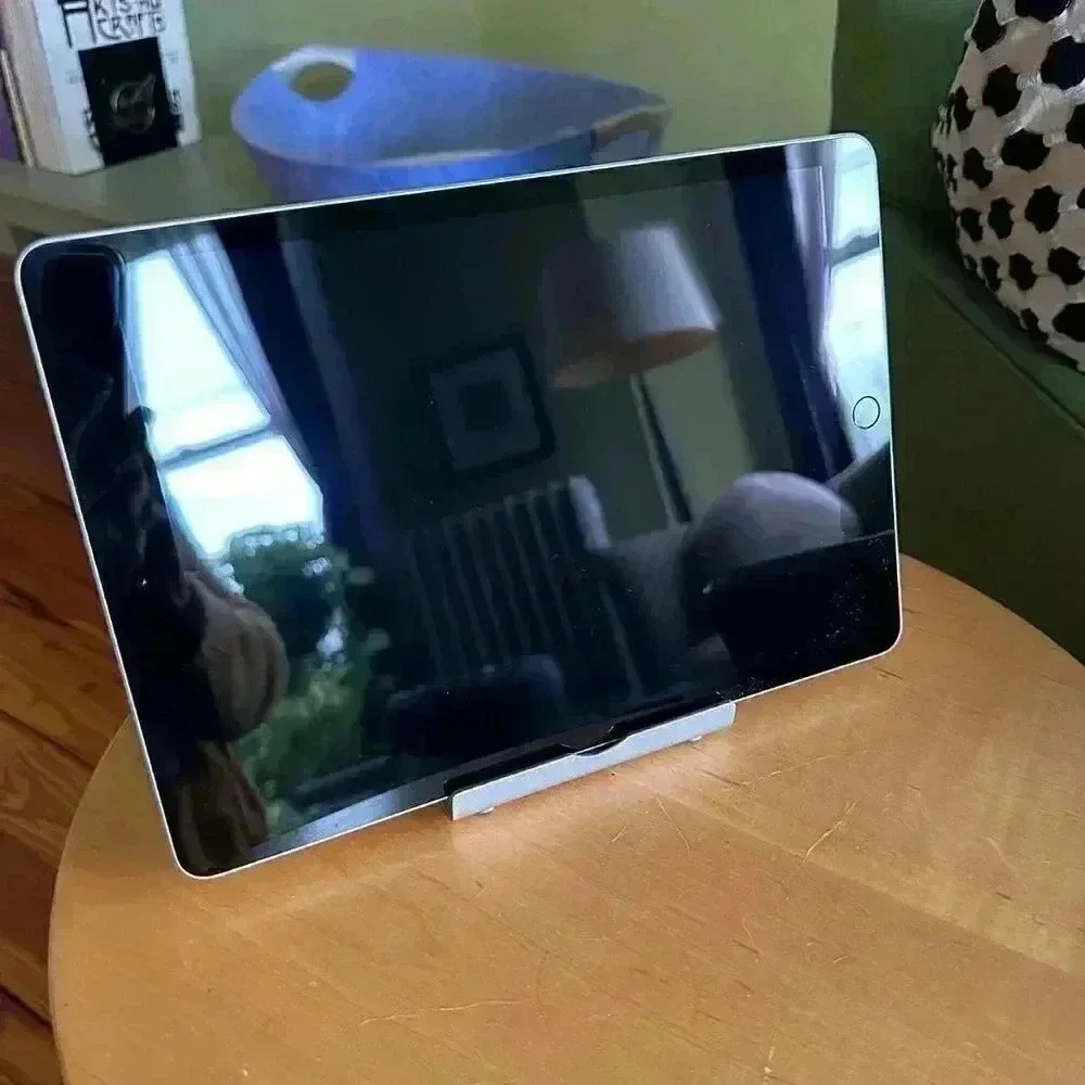 TechMatte iPhone/iPad Brushed Silver Metal Adjustable Stand Holder NWT